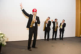 Saxophonquartett nonsequence spielt SuperMario